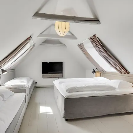 Beautiful In With Kitchen Apartment *